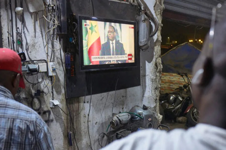 Senegal&#039;s President Sall agrees to step down in April but sets no poll date